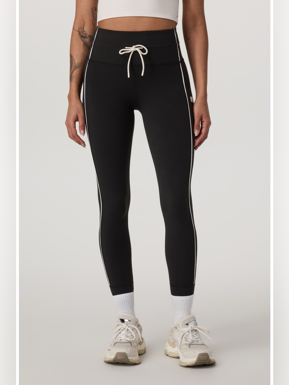 Vuori Daily Piped Drawstring Leggings size small